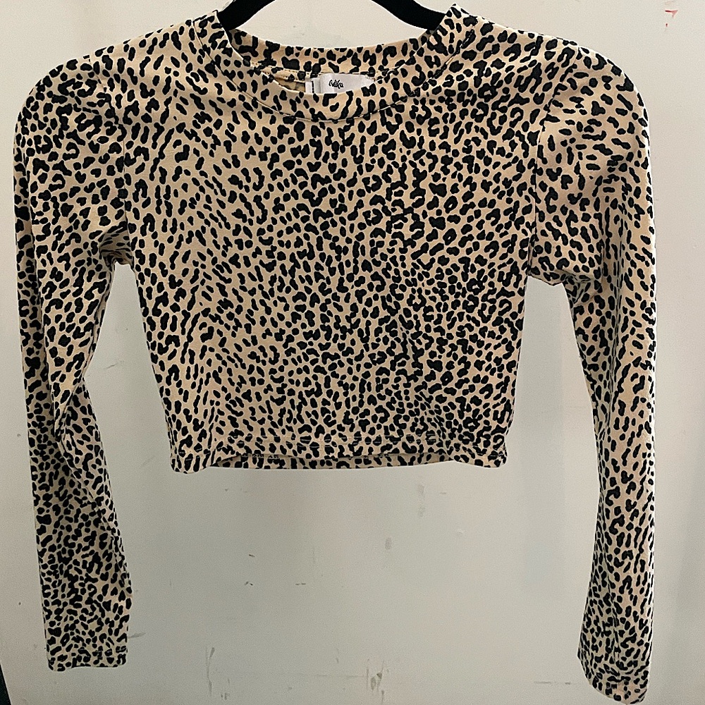 Long sleeve crop
